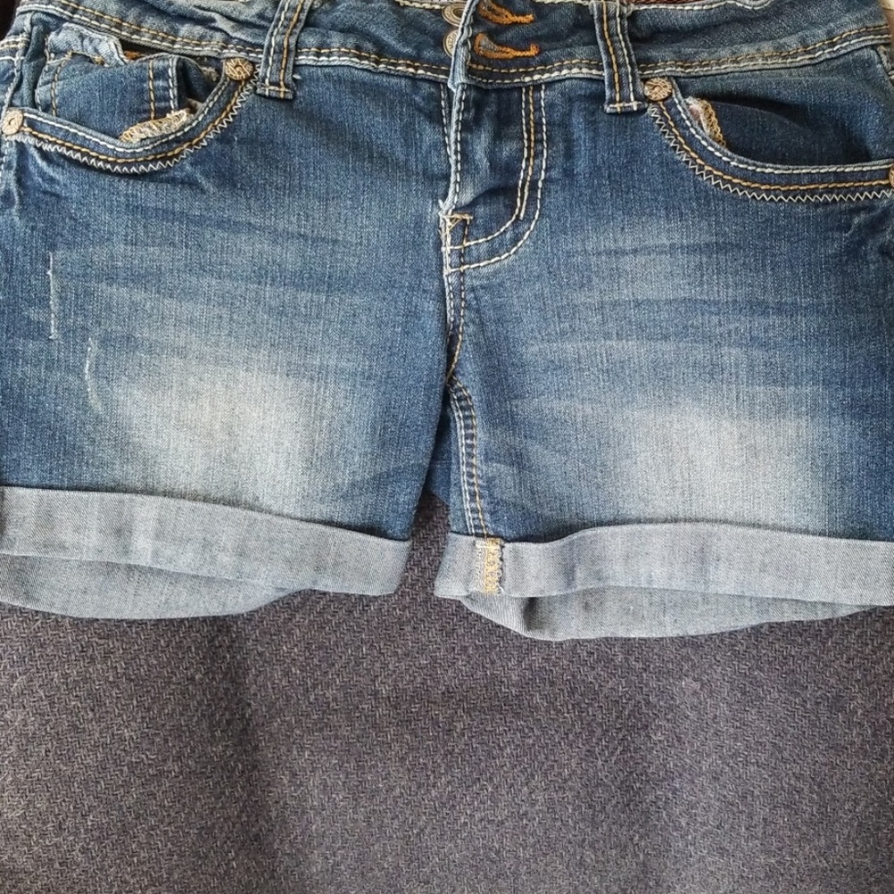 Amethyst denim shorts
